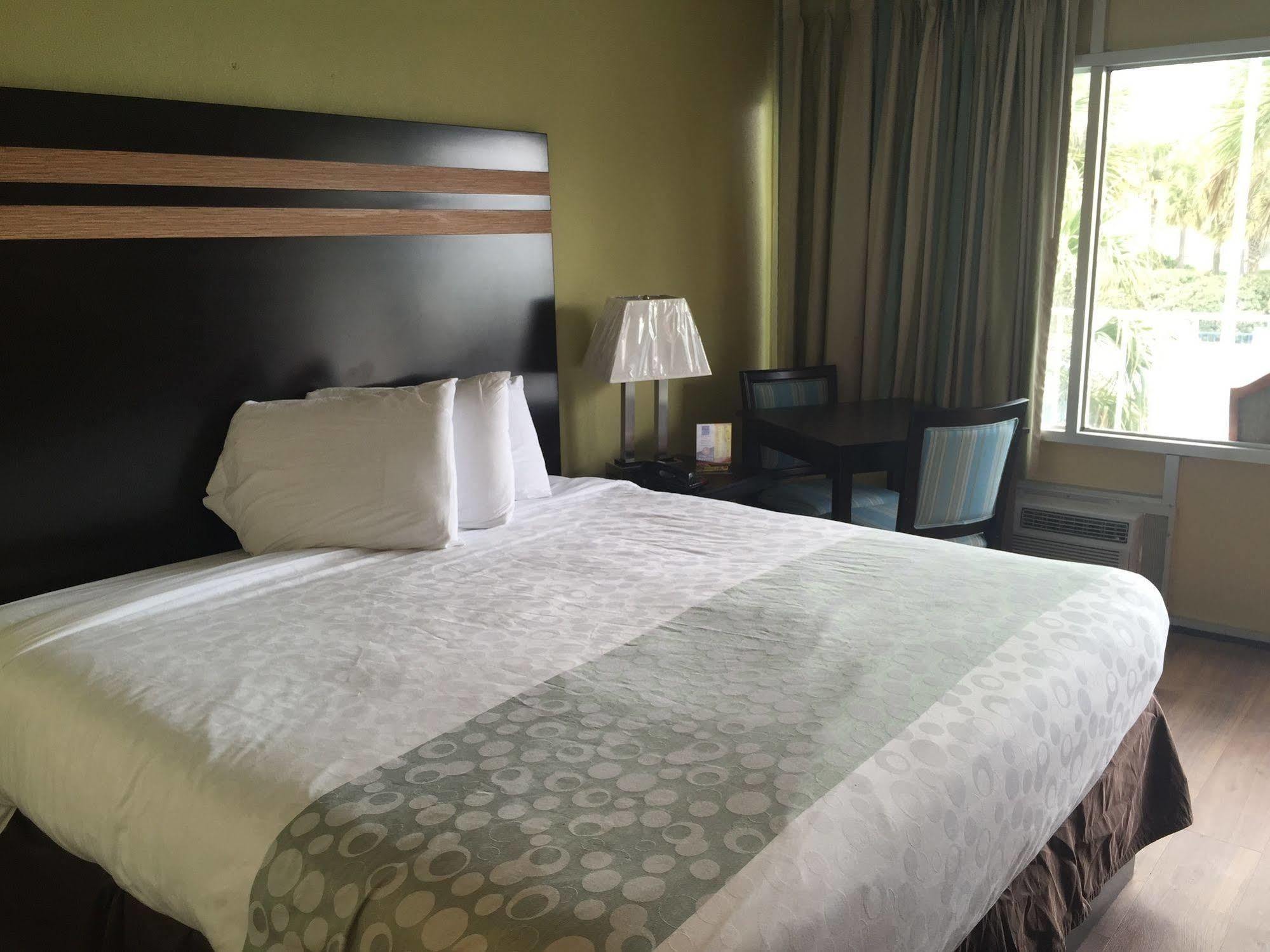 Blu Atlantic Hotel & Suites 미를 비치 외부 사진